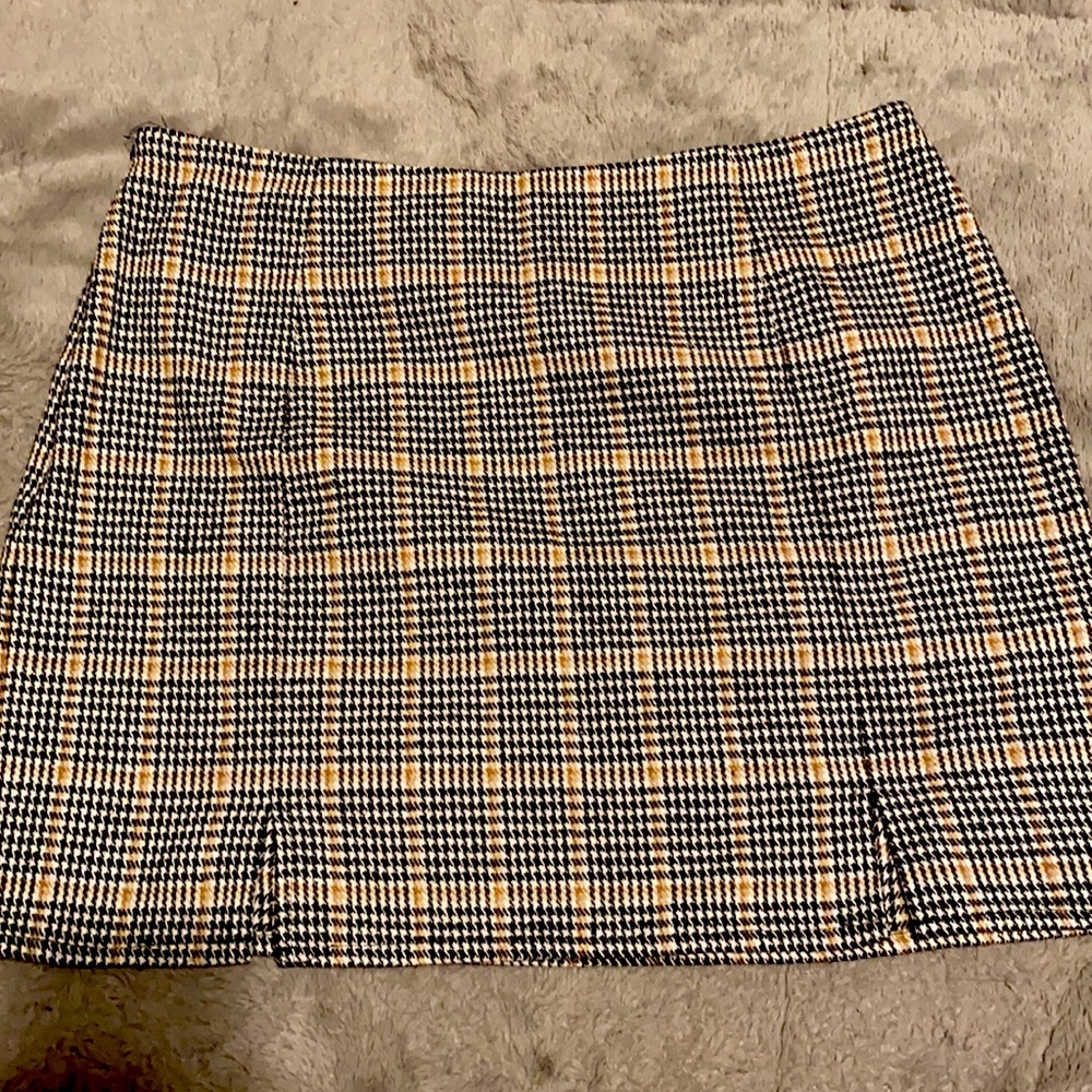 Houndstooth short skirt